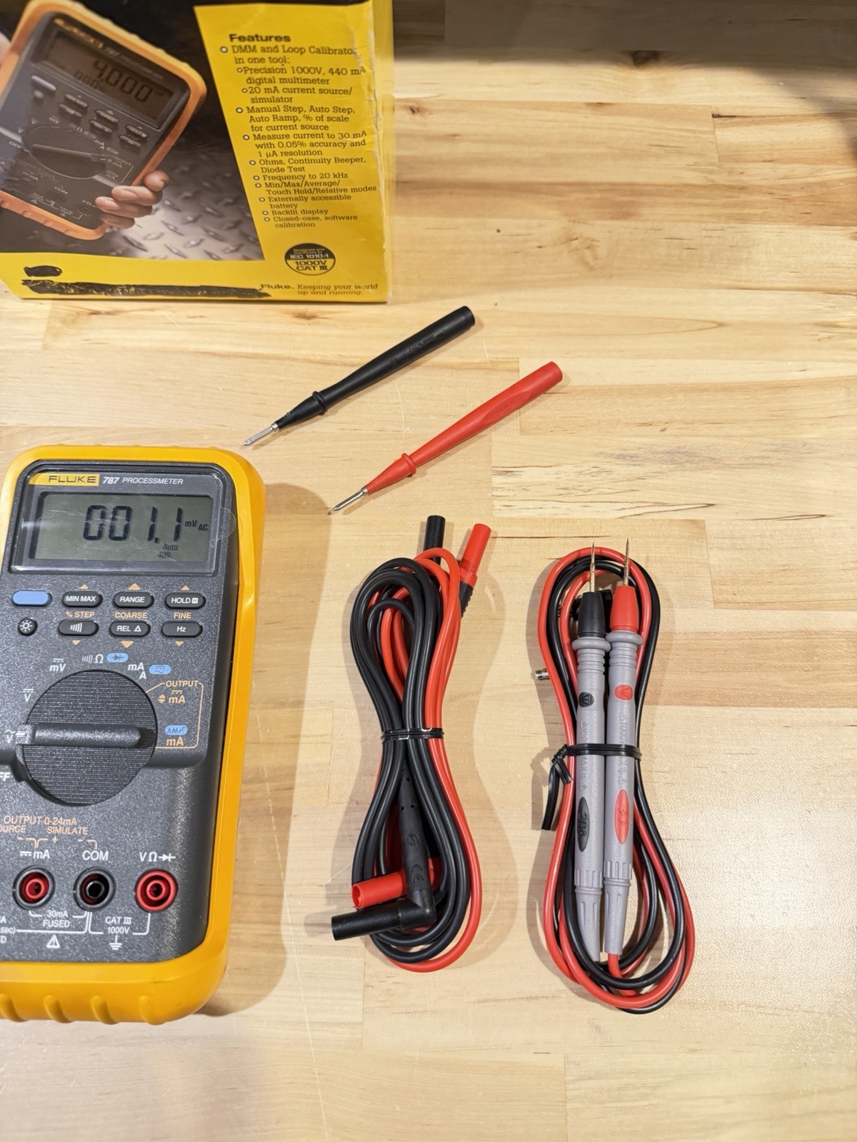 FLUKE 787 PROCESSMETER SHIPS FAST - FREE SHIPPING RARE