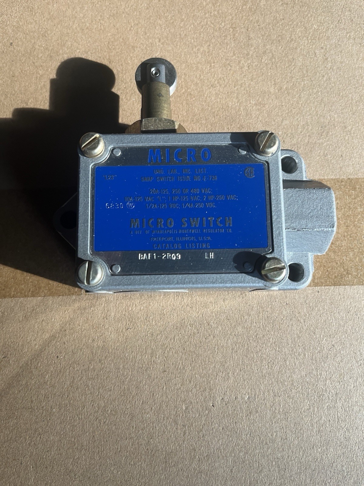 HONEYWELL MICRO SWITCH BAF1-2RQ9-LH, 20A-125/250/480VAC TOP ROLLER -FREE SHIP