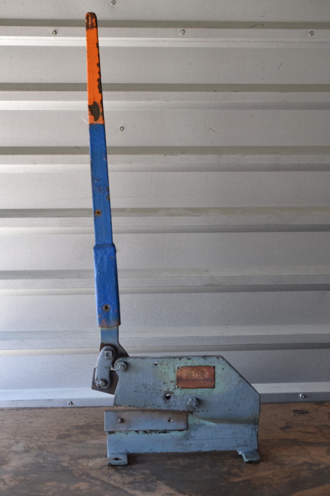 Meyer throatless bench shear