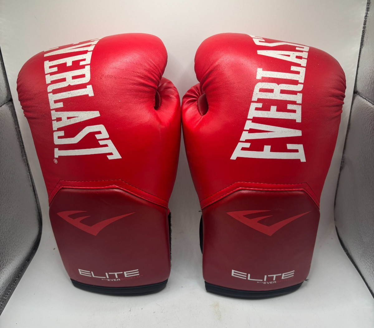 Everlast Elite With EverShield Pair Of Boxing Gloves Size 8oz Small Red