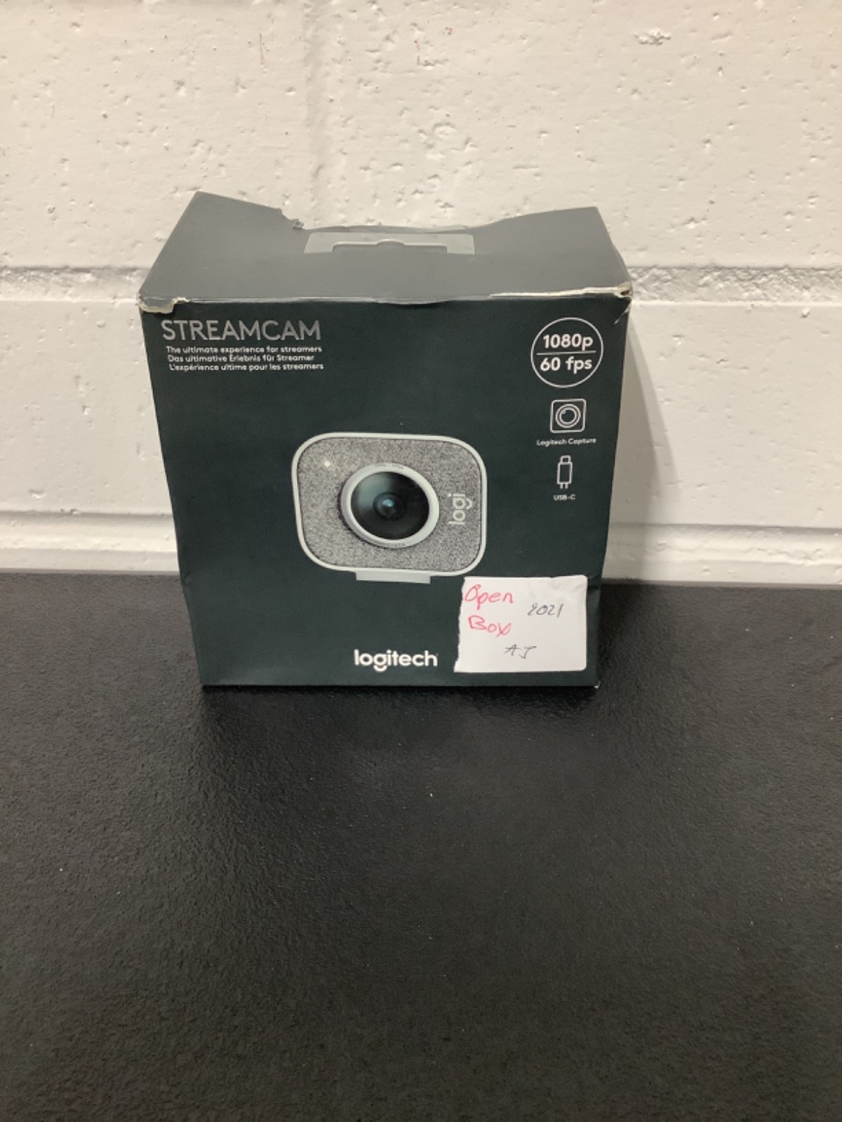 Logitech StreamCam Webcam Model BU0054 - White NOB