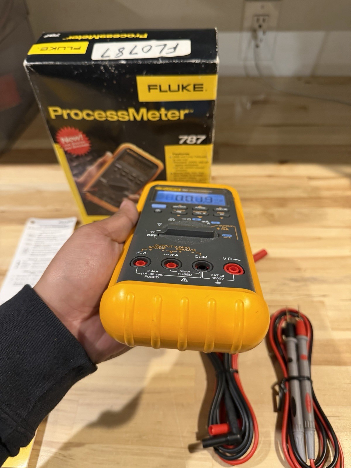 FLUKE 787 PROCESSMETER SHIPS FAST - FREE SHIPPING RARE
