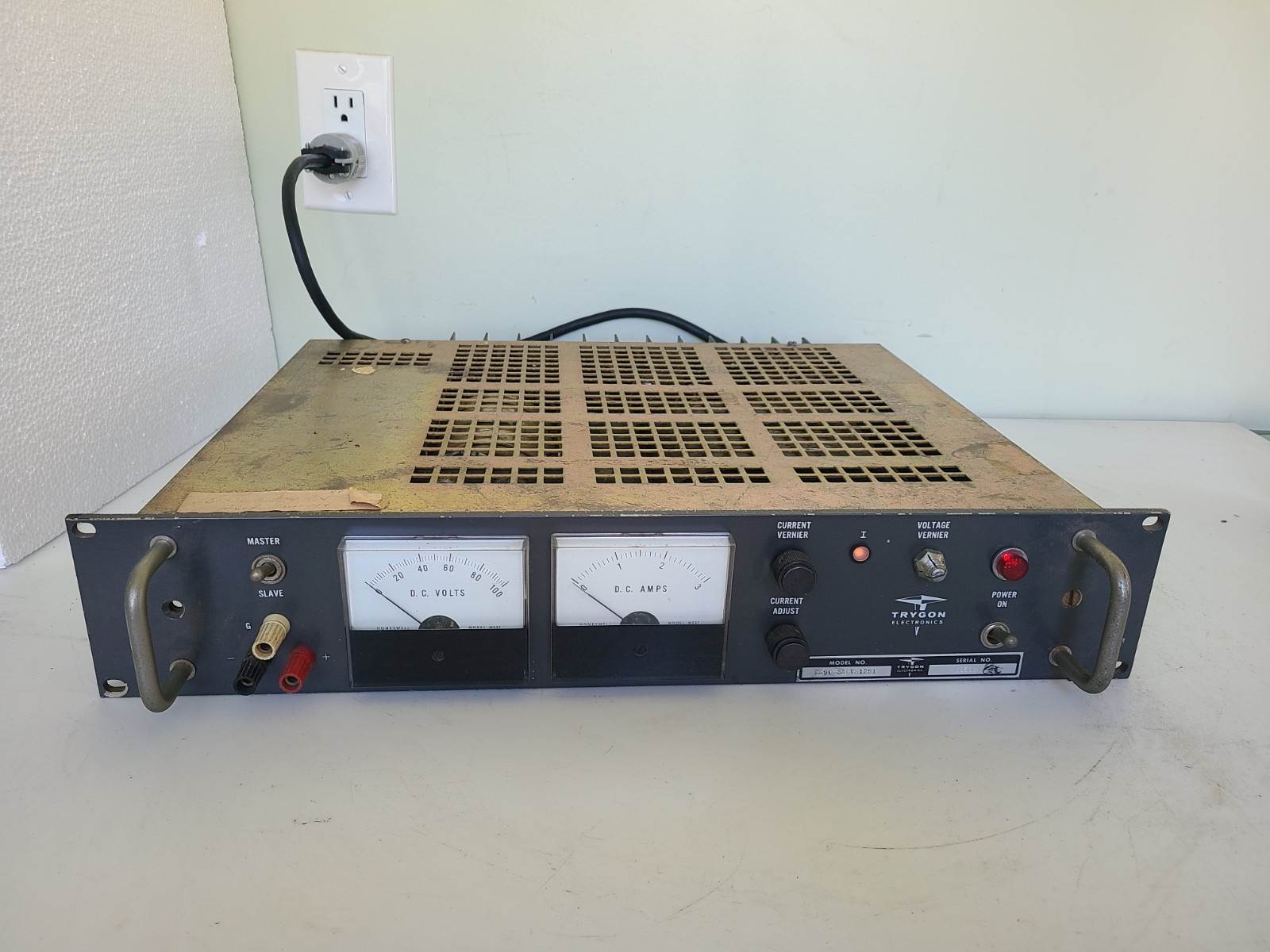 Trygon Elect.s Power Supply 0-100V Model RS90-3AOVS1281, Powers Up, Untested