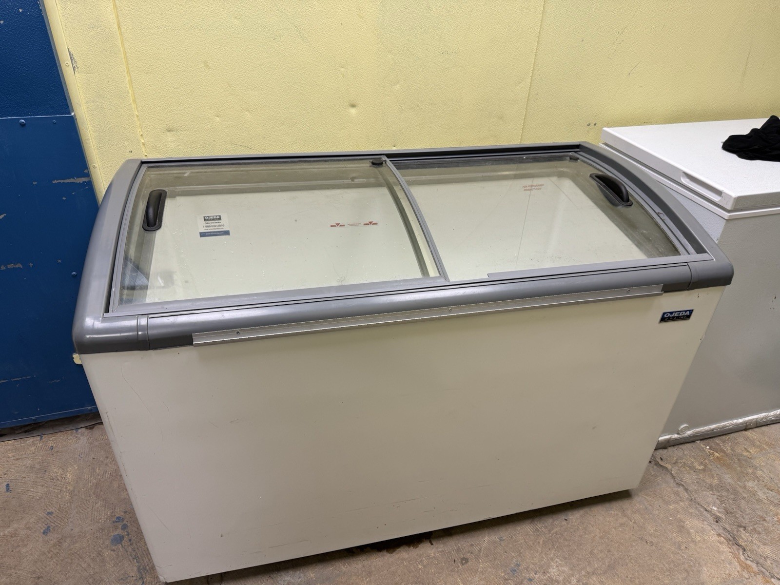 Ojeda USA NBH 51 51" Flat Lid Ice Cream Display Freezer, 9.43 cu. ft.
