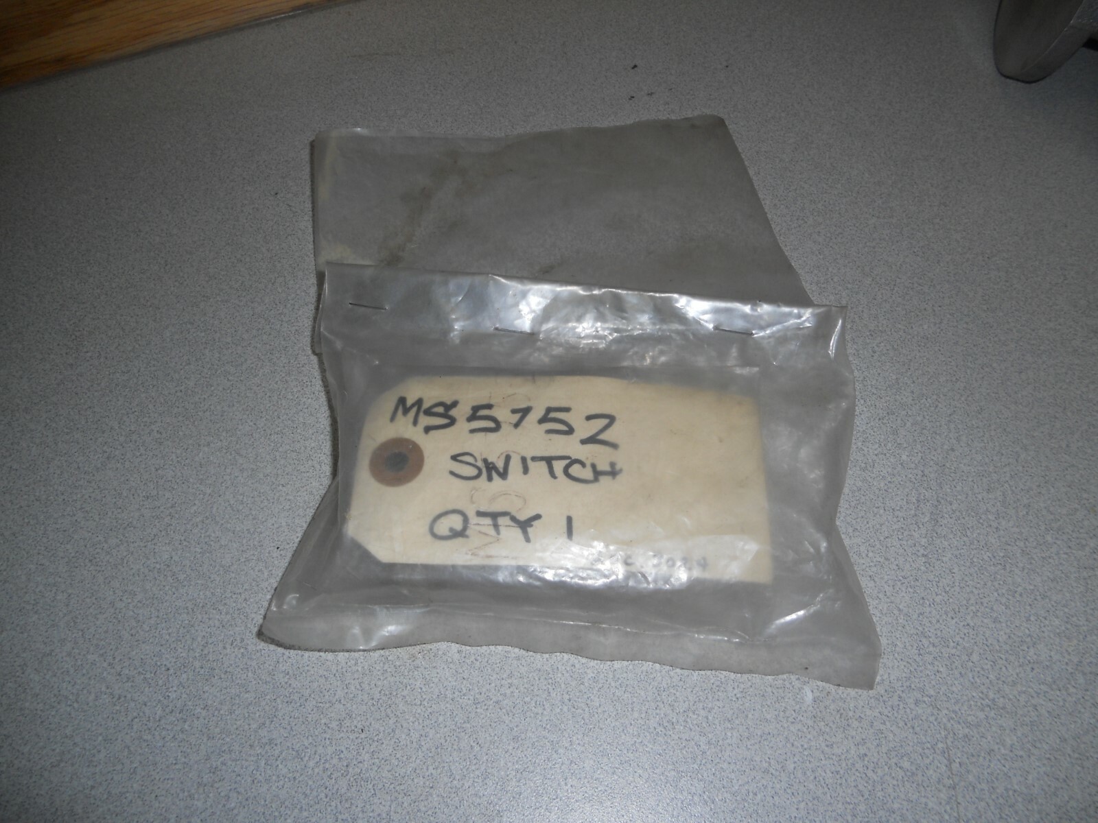 Burgess Micro Switch p/n MS5752
