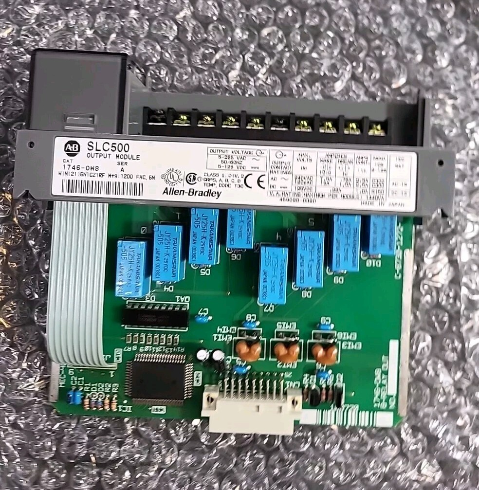Allen Bradley 1746-OW8 Ser. A Output Module SLC 500 1746                 Loc3B36