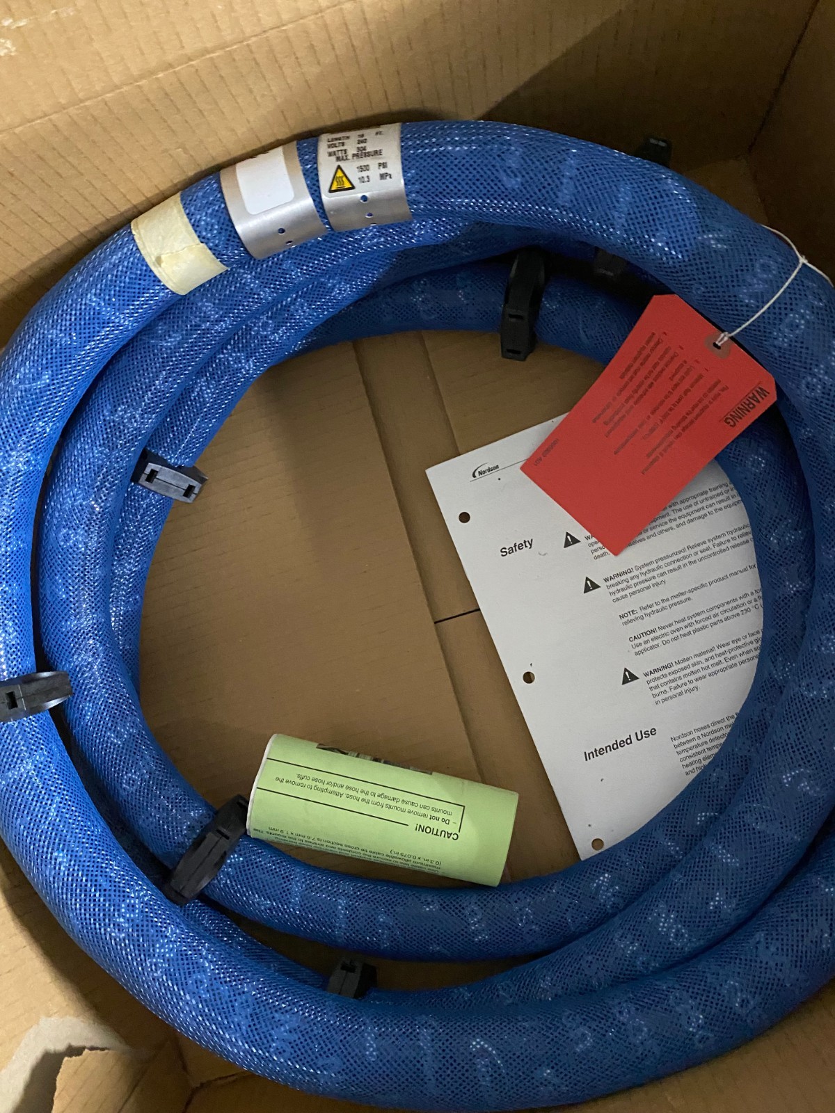 NORDSON 274796 BLUE SERIES 5/16 X 16FT 240V HEATED GLUE HOSE NEW IN BOX
