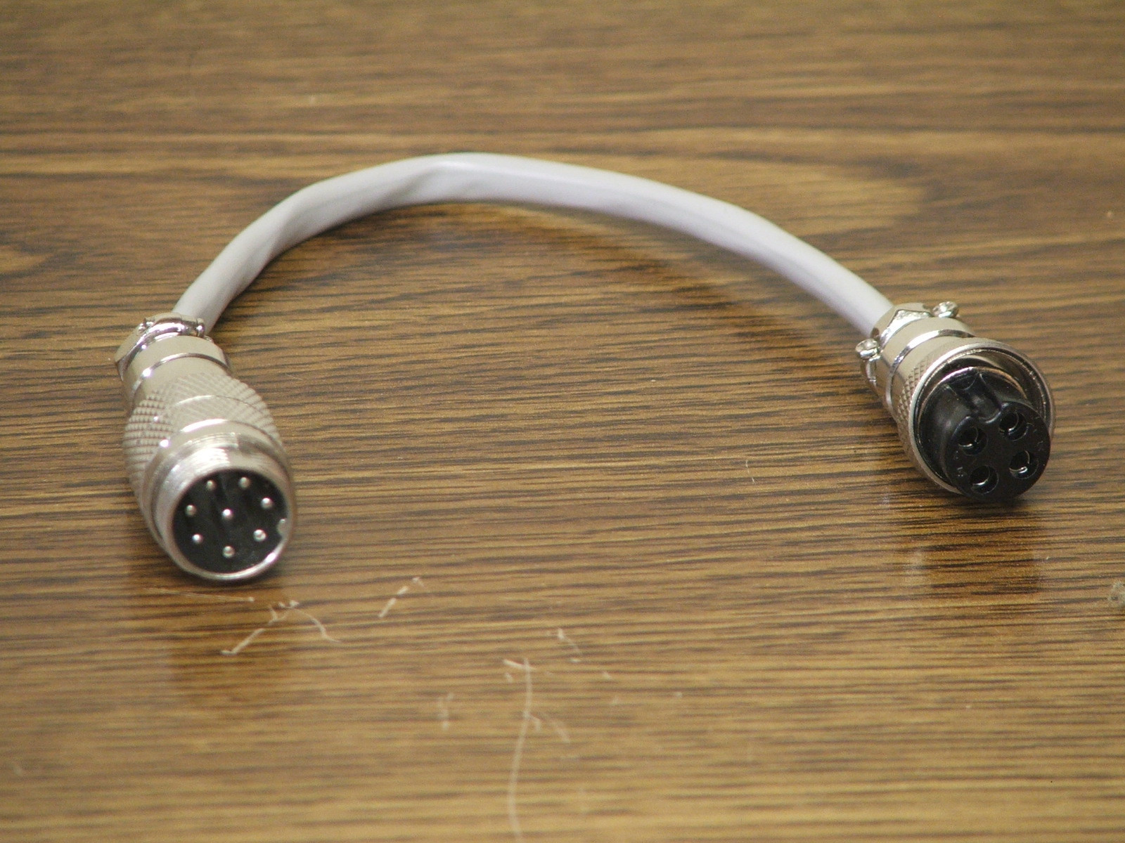 Yaesu 8 Pin Round To Drake 4 Pin Mic. Adapter - NEW