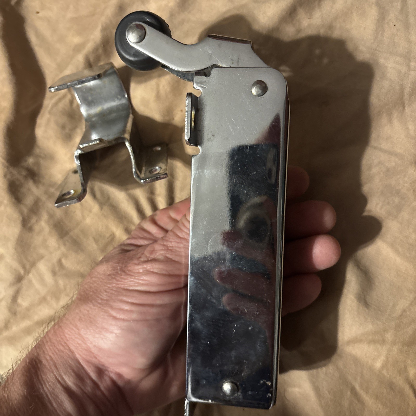 Walk-in Cooler door Closer