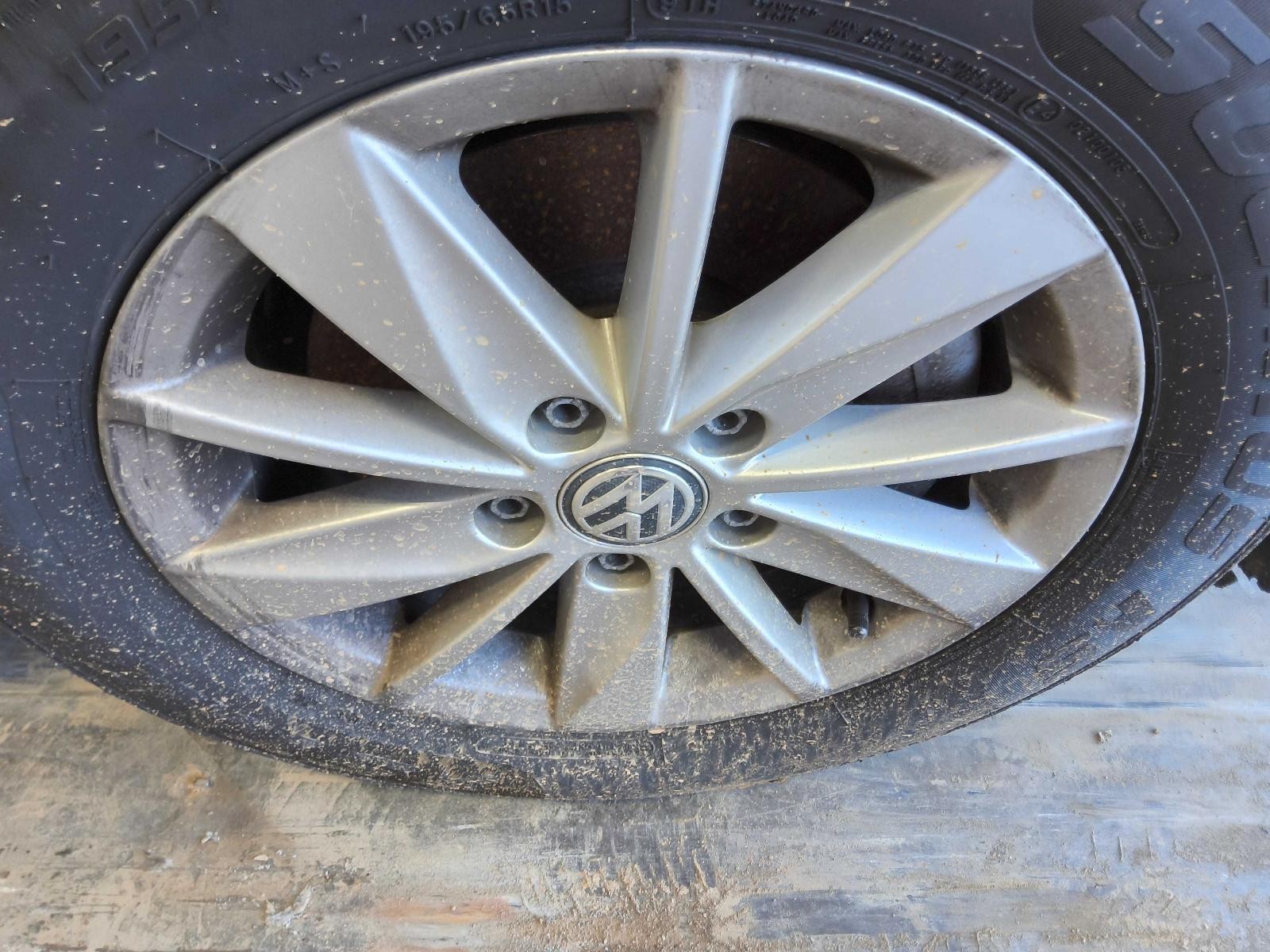 Used Battery Tray fits: 2015 Volkswagen Golf Grade A