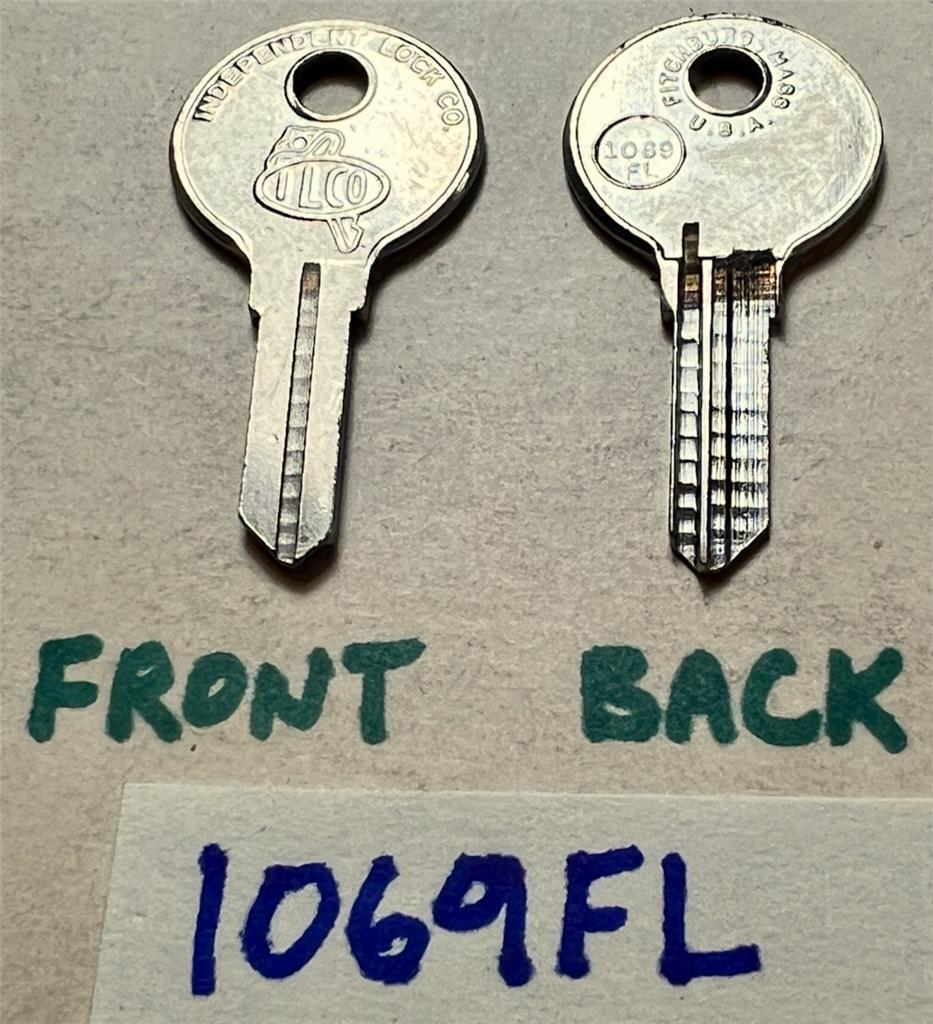 Vintage 1970s 1980s NOS ILCO 1069FL key blanks, new old stock National RO4