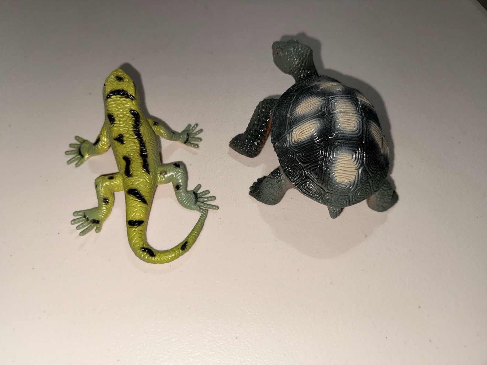 Zoo Wild Jungle Animals Toy Figures - Thick Plastic - Reptiles/Amphibians 2 Lot