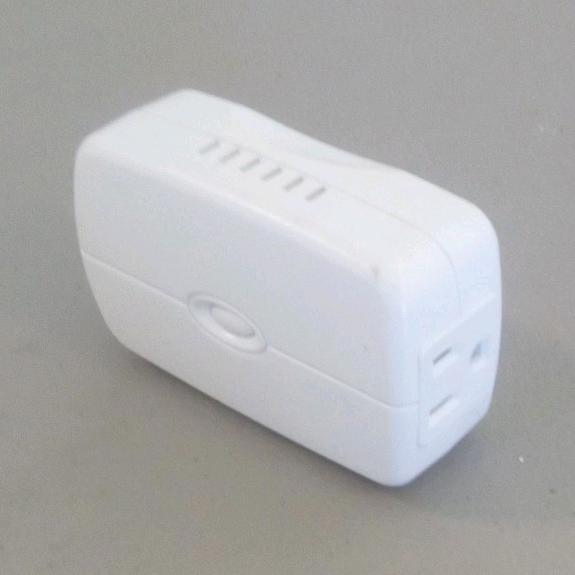 White Smart Plug Adapter Type A, 1 Outlet Plug-In Smart Plug