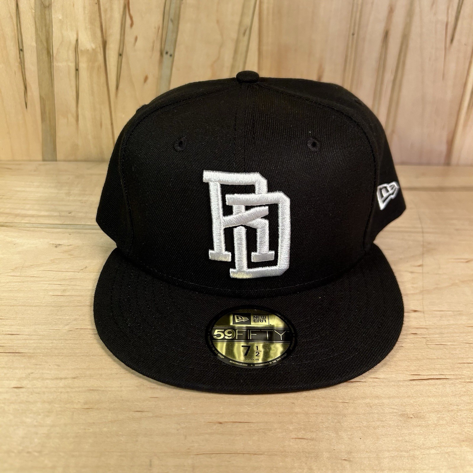 NEW ERA 59 FIFTY DOMINICAN REPUBLIC WORLD BASEBLL FITTED HAT MENS SZ 7 1/2 BLACK