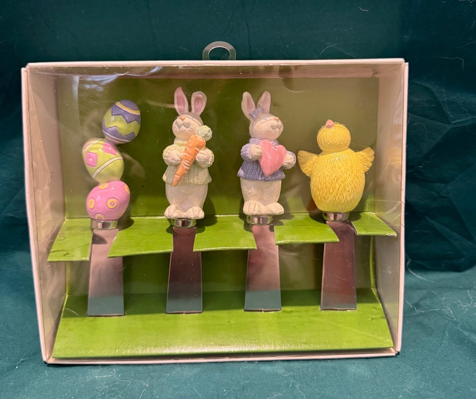 Blossoms & Blooms Spreaders Easter Set of 4 Rabbit Bunny, Chicks & EGGS. NIB