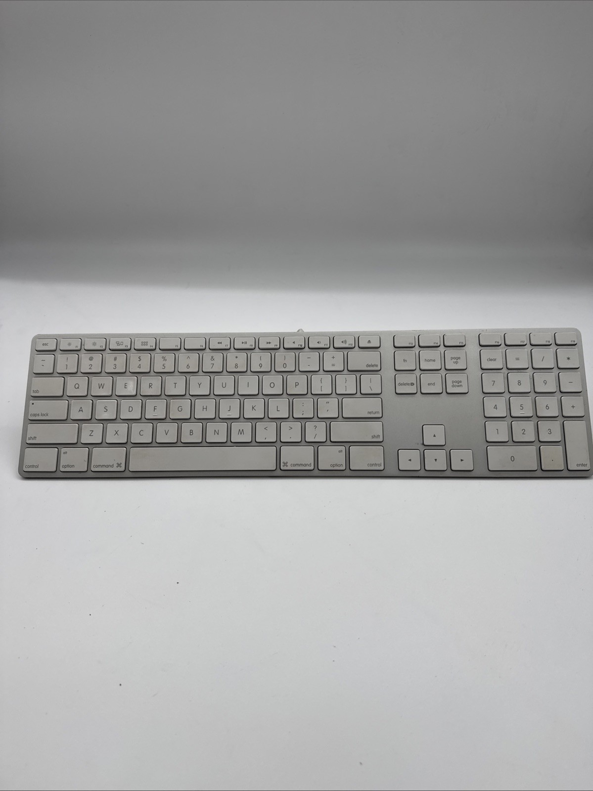 Apple Keyboard A1243 – USB Wired Aluminum Keyboard w/ Numeric Keypad – Original