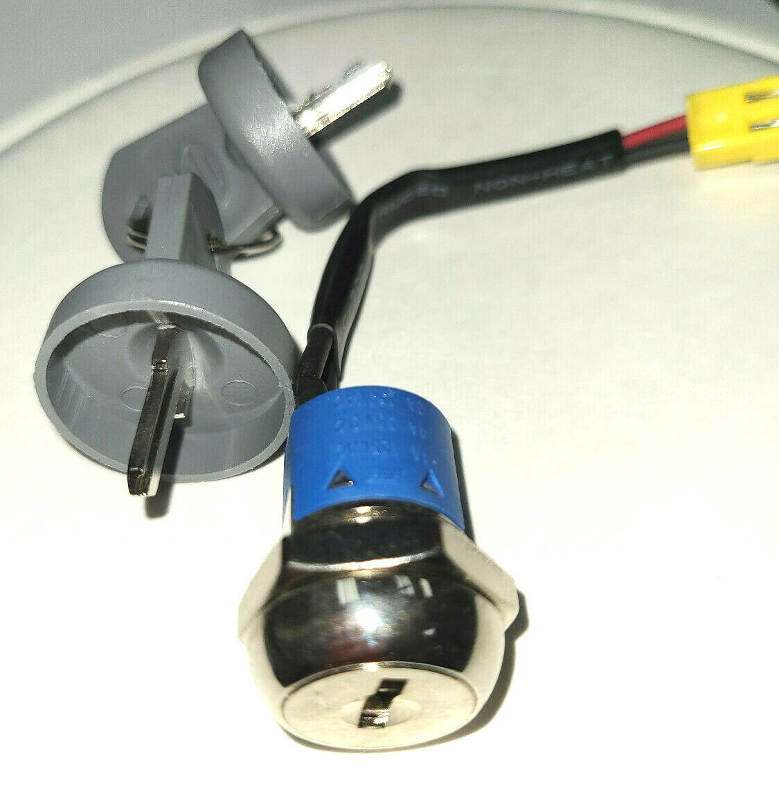 KEY and LOCK SWITCH for Scooters - Fits most makes & models of medical scooters