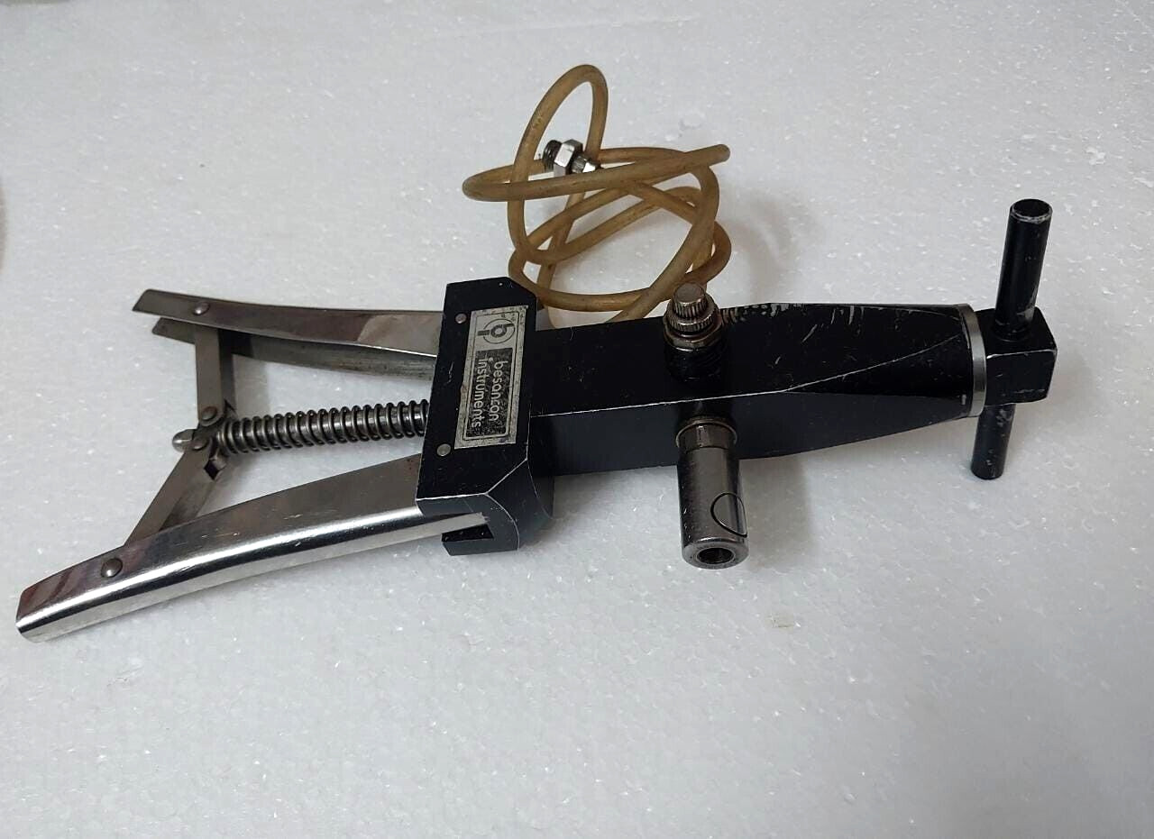 Besancon instruments Hand held test pump Pressure calibrator