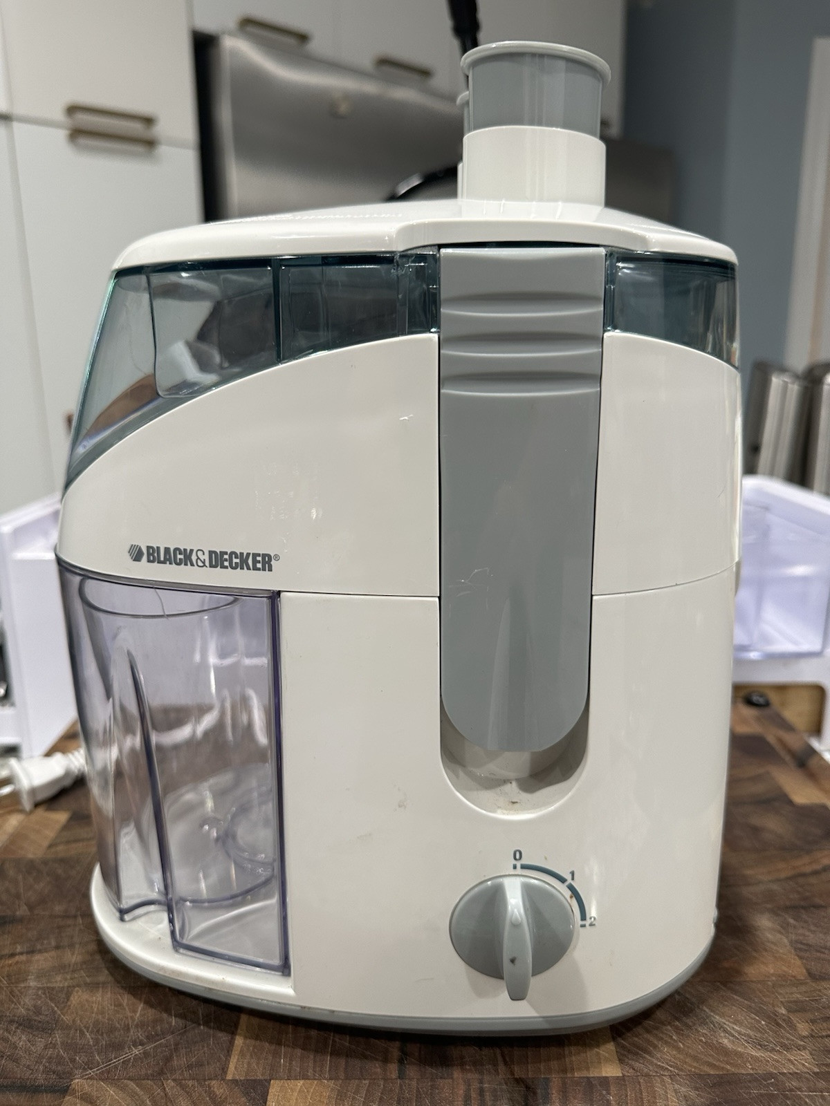 Black & Decker JE2060 Electric Juicer White Used Tested *