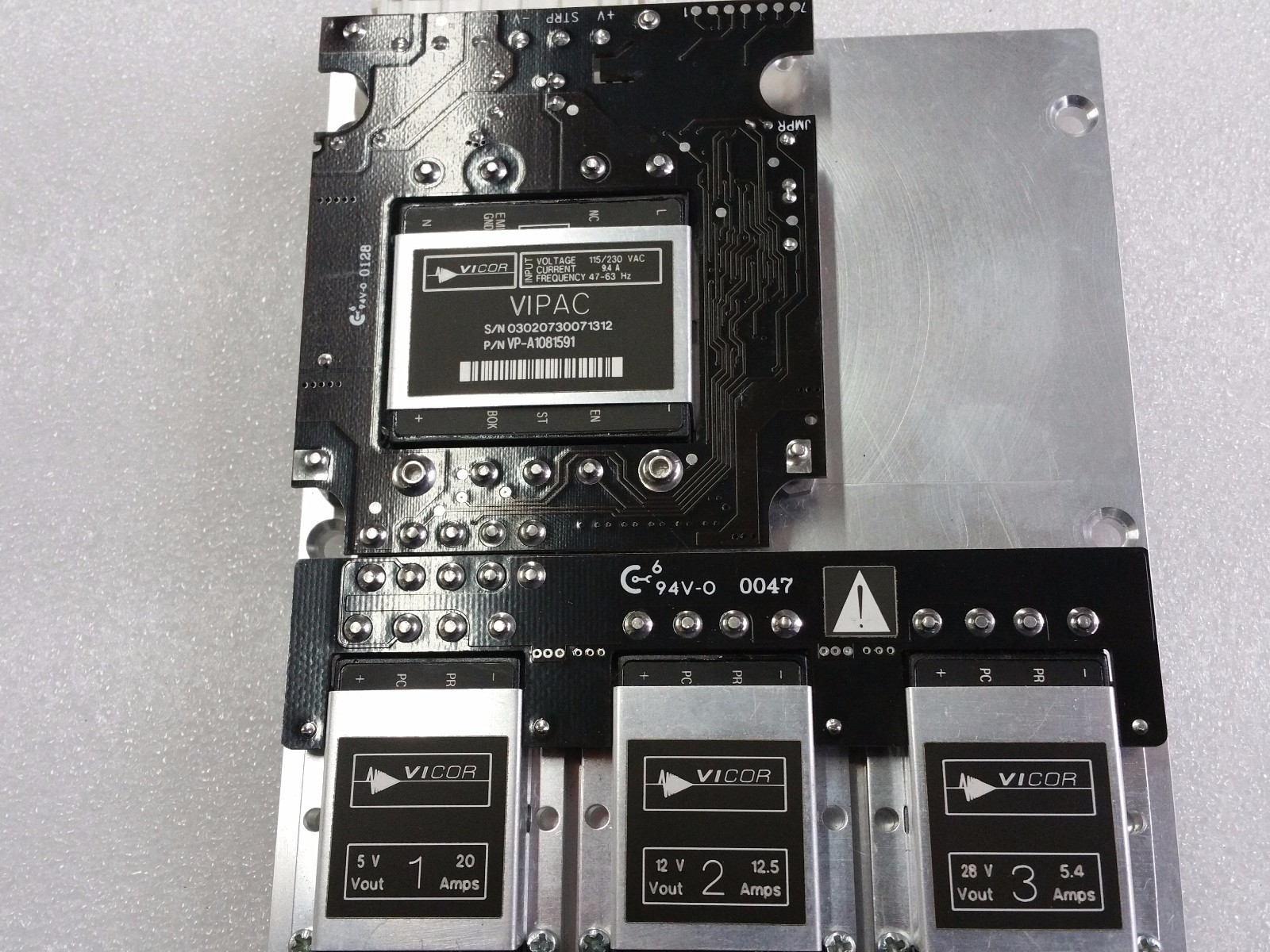 Vicor VP-A1081591 VIPAC AC Input, Triple DC Output 5V-20A 12V-12.5A 28V-5.4A
