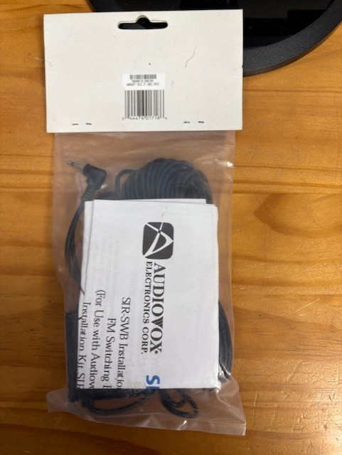 New! Audiovox FM Switching Box SIR-SWB