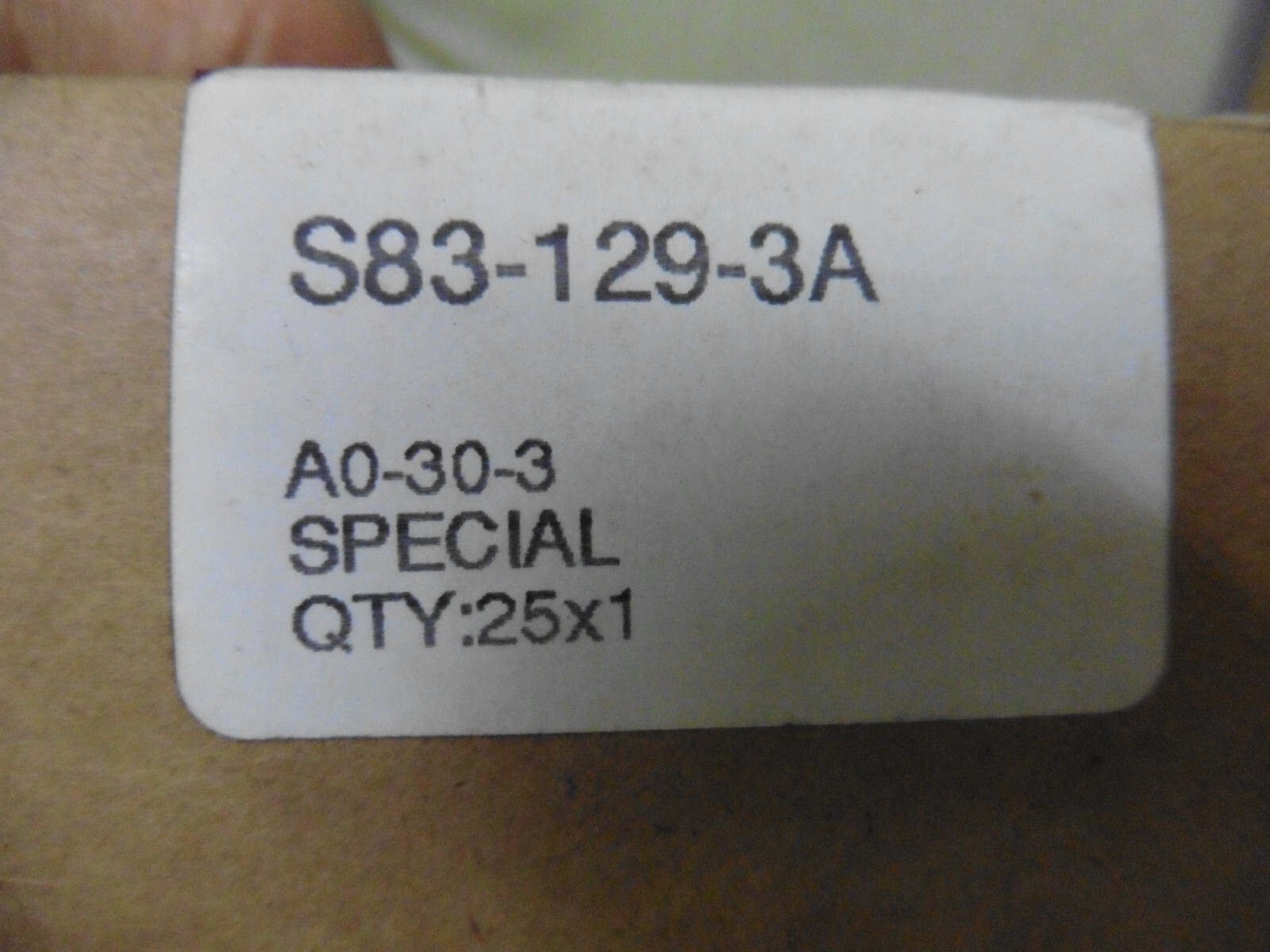1 Box Of 25 New Old Stock Pneumadyne S83-129-3A Manual valves 1/16" Thread