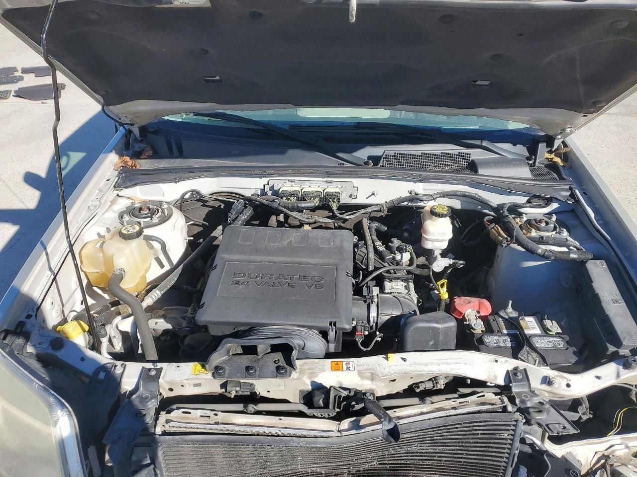 MARINER 2010 Glove Box 5025760