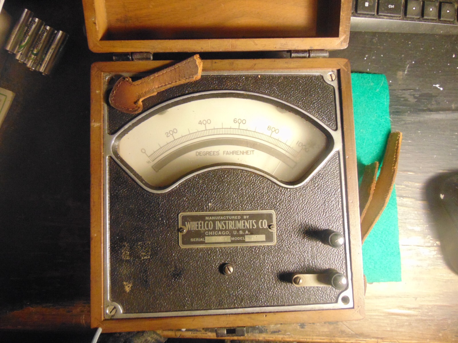 Vintage Wheelco Instruments Co. Fahrenheit Thermometer 0-1000