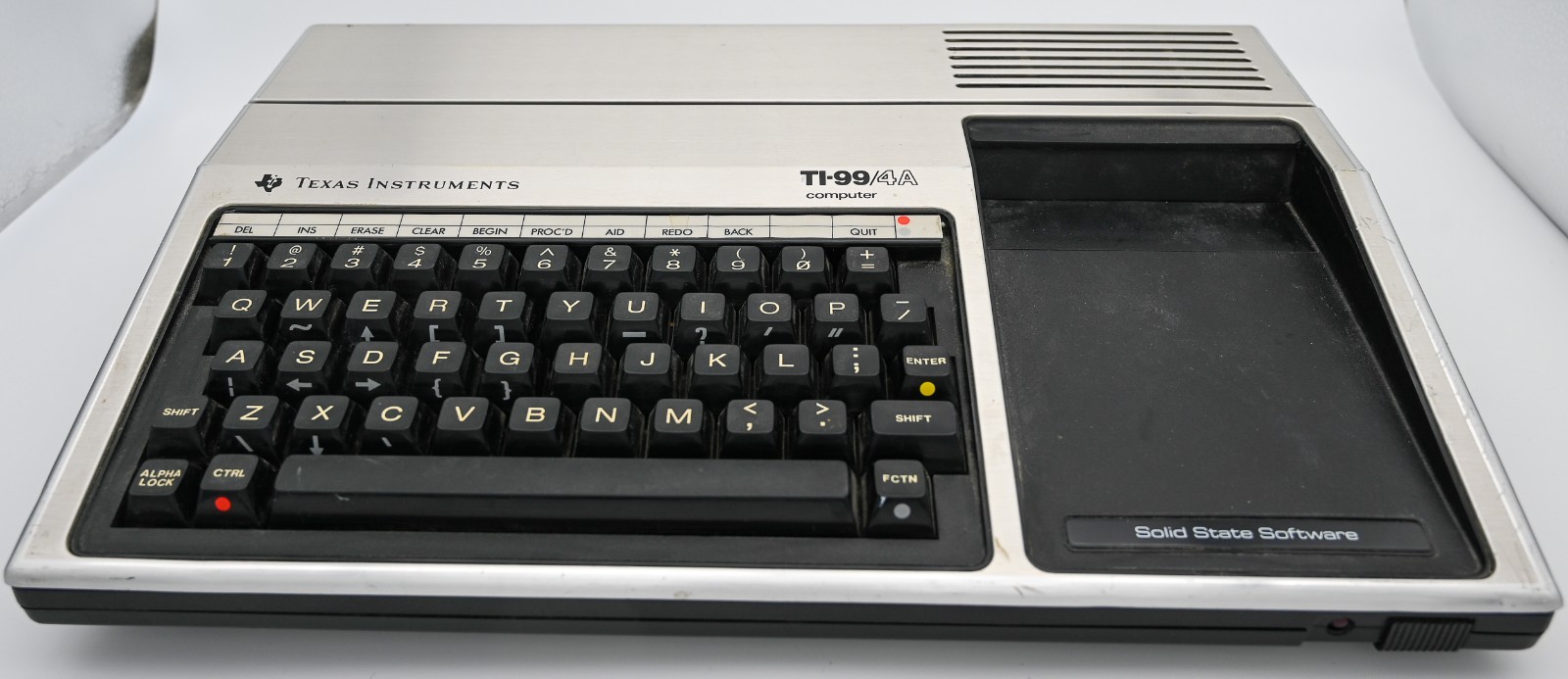 Texas Instruments Ti-99/4A Vintage Home Computer Untested, console only