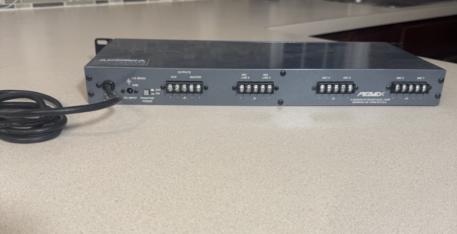 Peavey SMR 6 Compact 6 Channel Phantom Power Microphone Mixer
