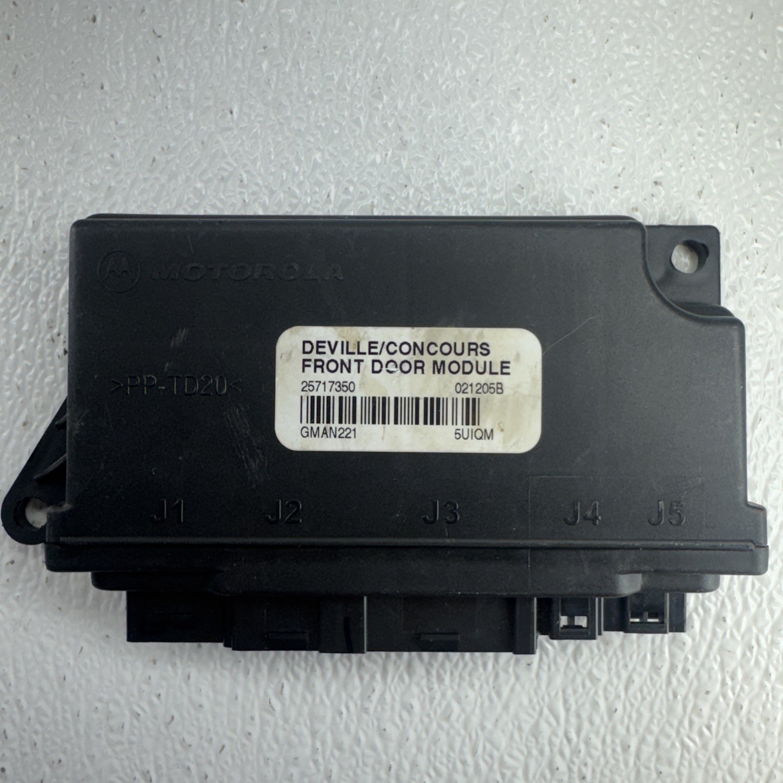 2000-2003 CADILLAC DEVILLE LEFT FRONT DOOR MODULE 25717350 OEM
