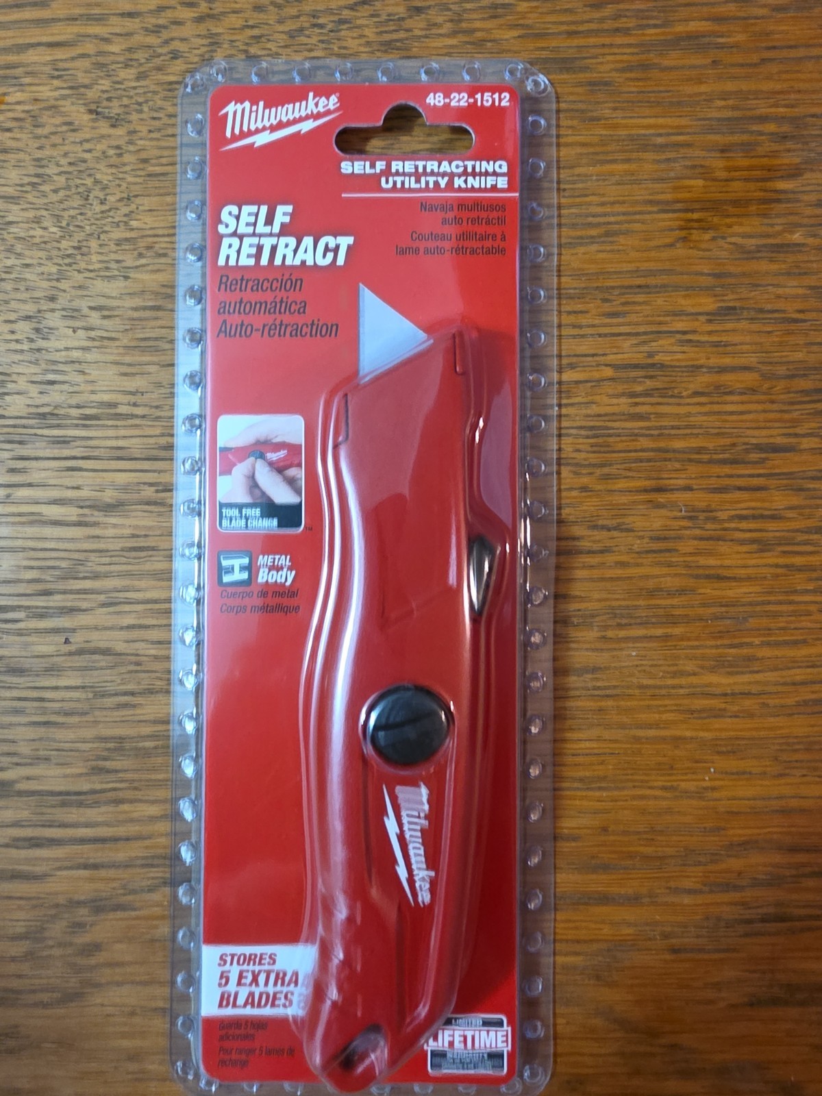 Milwaukee Self-Retracting Utility Knife with Carton Blade 48221512