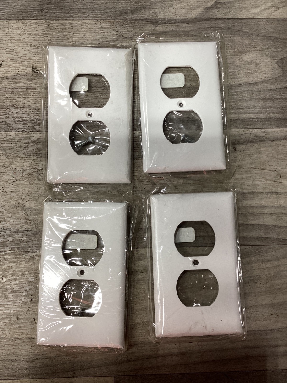 LOT OF 4 Cooper 2132W 1 Gang Duplex Receptacle Wall Plate, White #136N146