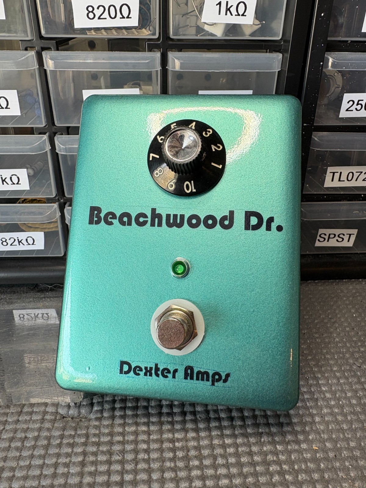 Dexter Amps Beachwood Drive Gain Booster -- Antique Pelham Blue