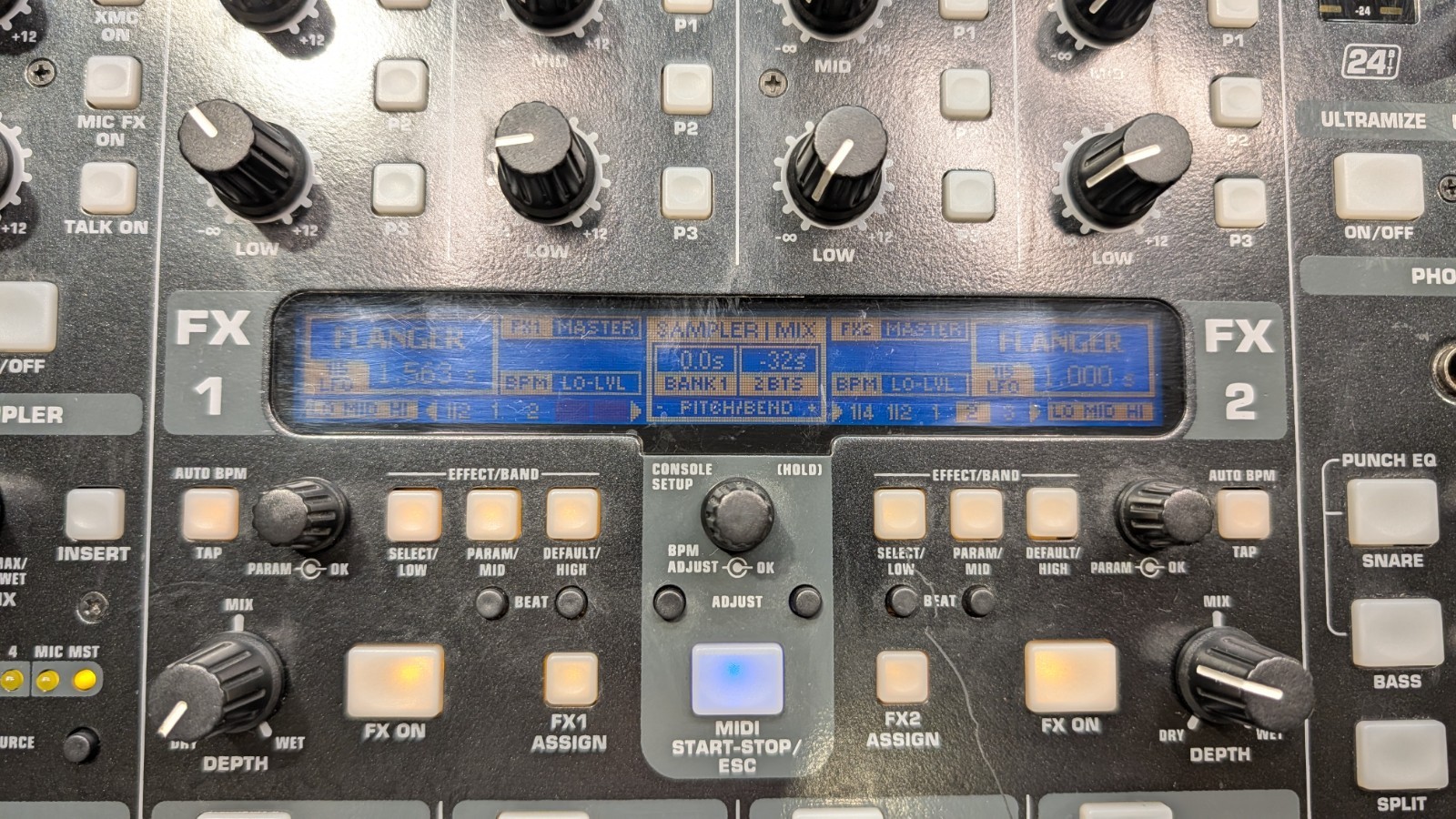 Behringer DDM4000 Digital DJ Mixer 4-Channel USB Tabletop Echo Reverb Filter