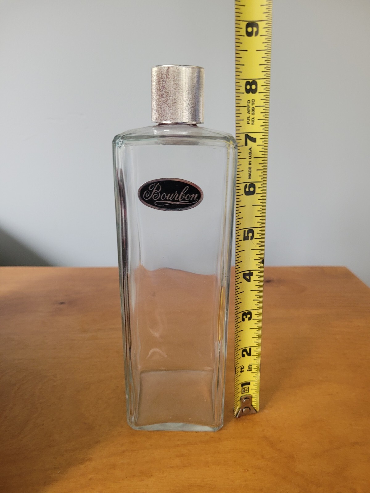 1970's Portable Bar Set In Carrying Case With Handle