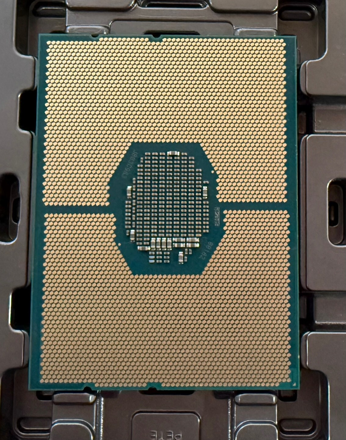 Intel Xeon Gold 6154 3.00GHz 24.75M Cache 200W LGA3647 SR3J5 CPU Processor