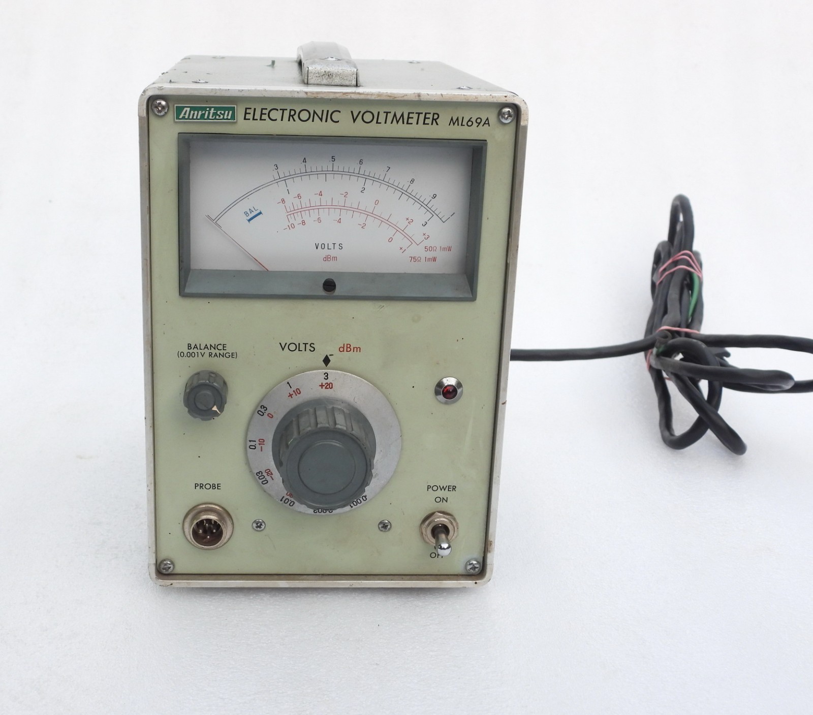 ANRITSU ML69A HIGH-SENSITIVITY ANALOG AC ELECTRONIC VOLTMETER TESTMETER 8-RANGES