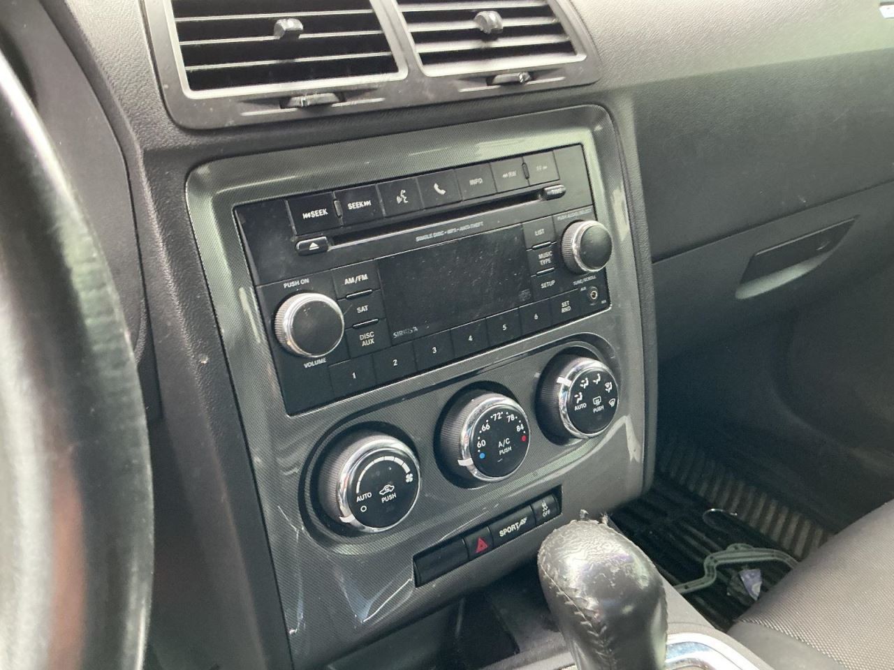 CHALLENGE 2013 Glove Box 4972439