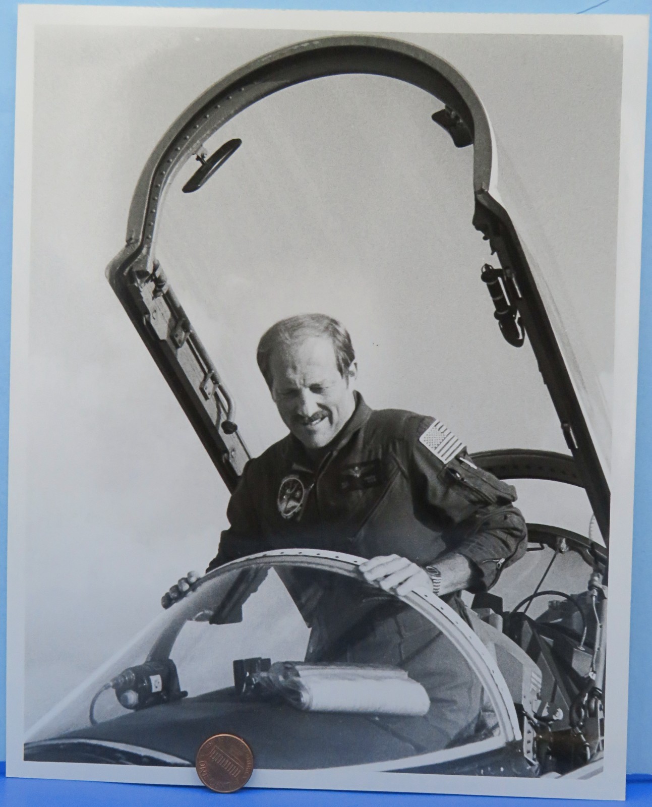 NASA PRESS PHOTO vtg STS-7 Shuttle CHALLENGER Pilot Rick HAUCK Enters T-38 Jet
