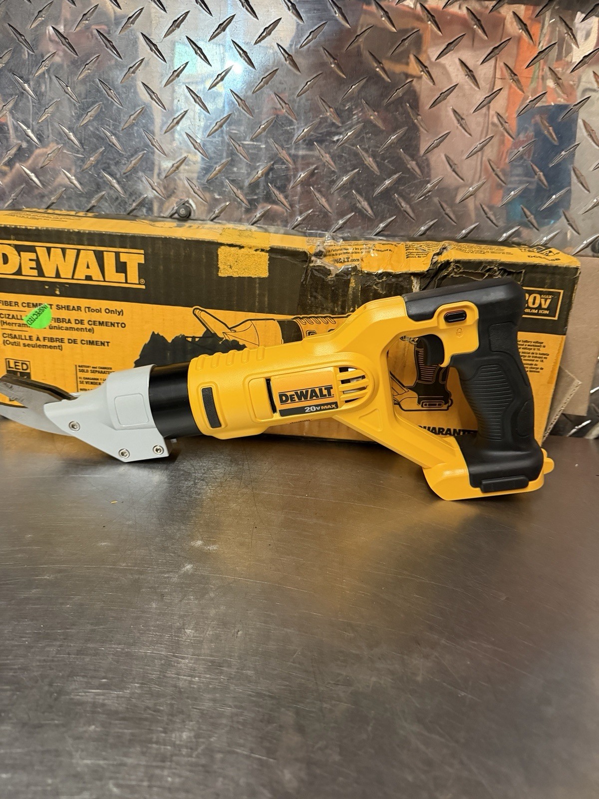 DEWALT DCS498B 20V MAX Lithium-Ion Cordless Shear. Tool only Free Ship