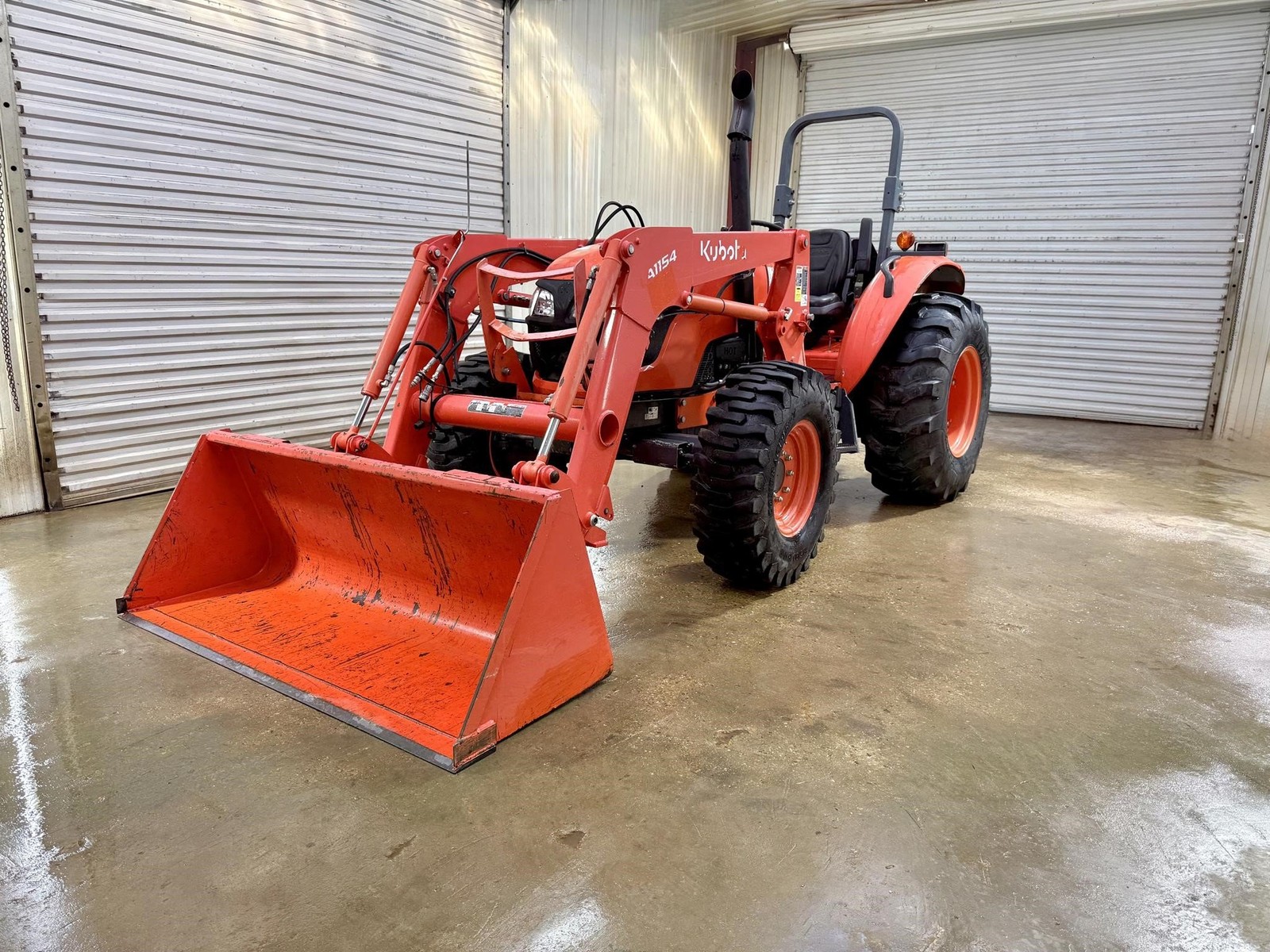 2022 KUBOTA M6060HD OROPS 4WD LOADER TRACTOR WITH LOADER