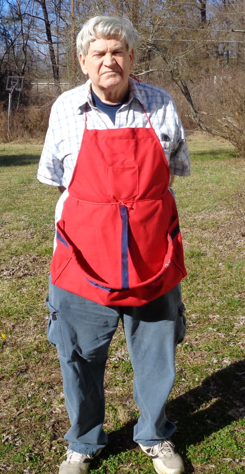 WOOD CARVERS APRON  BY CHAG NY DESIGNS 100% COTTON -CAPCKFT RD/NV
