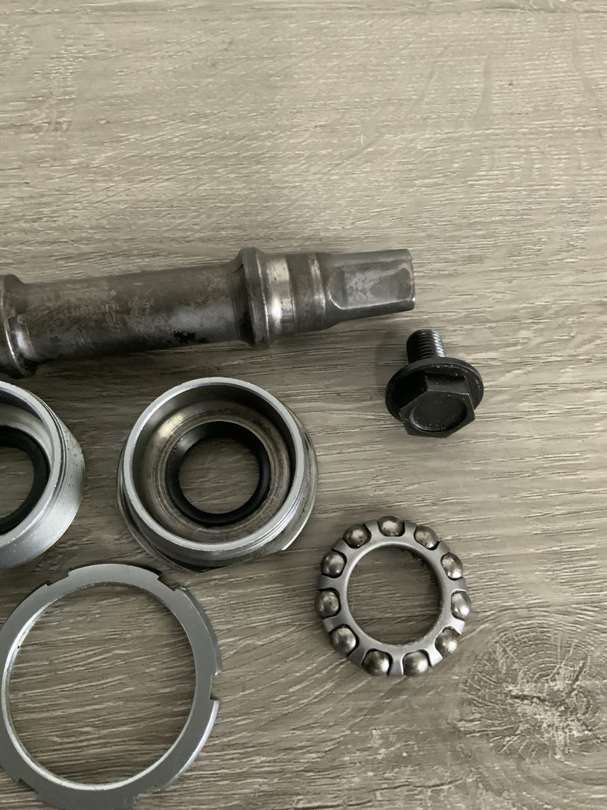 SHIMANO 600 BOTTOM BRACKET BRITISH THREADING 68-113 MM