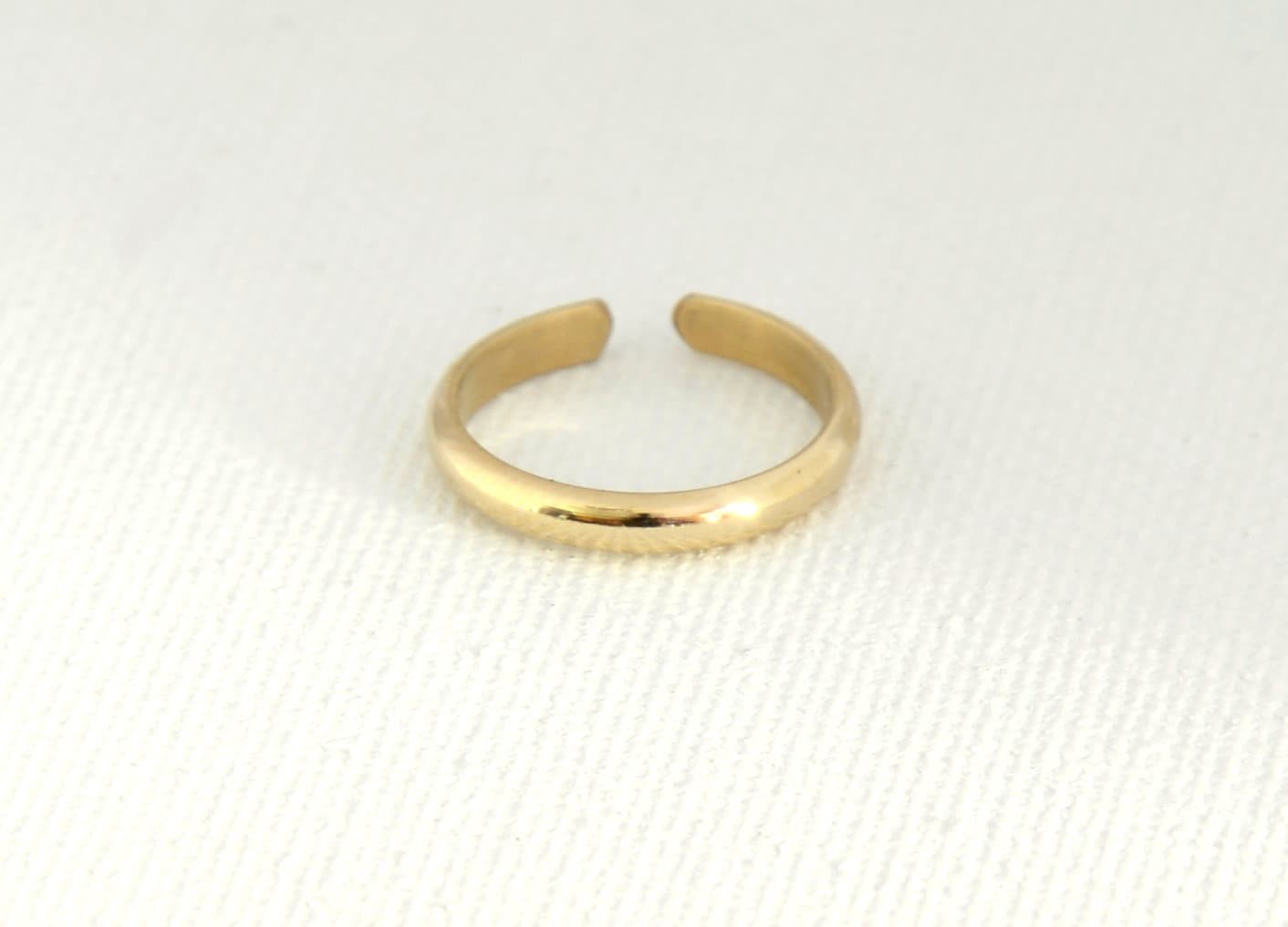 Gold Toe Ring in Half Round Design, 2.1mm 14K Yellow Gold filled and Adjustable