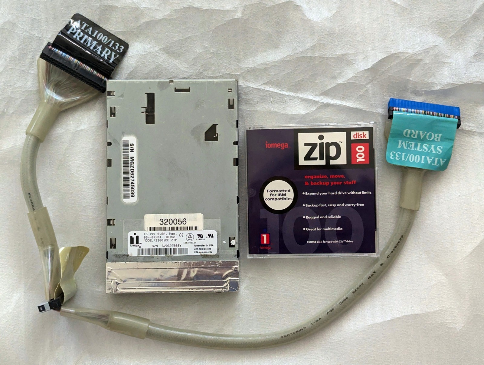 Iomega Z100iDE 3.5" Zip Drive 100MB Internal IDE Drive
