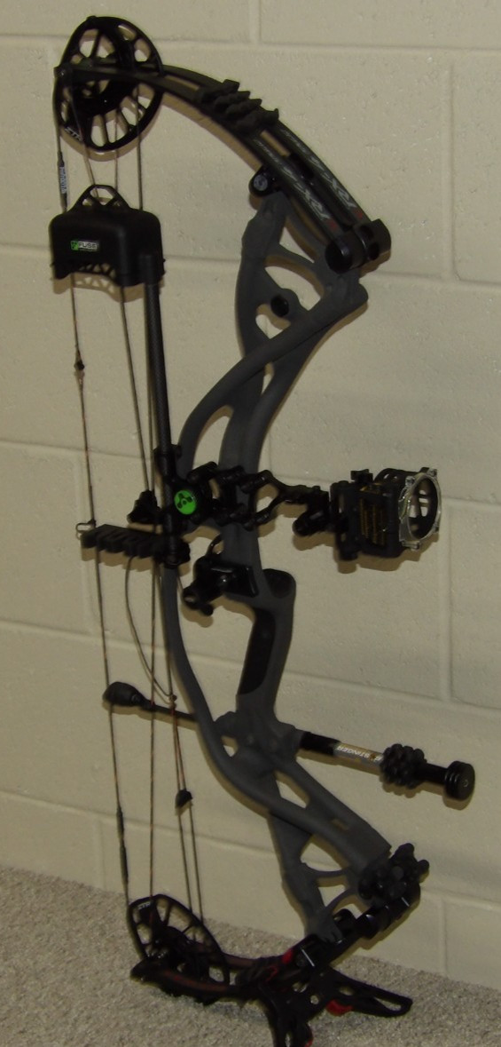 Hoyt Carbon RX-4 Ultra Bow Package- 60/70 lb- RX4- 27 to 30" DL- Storm Finish