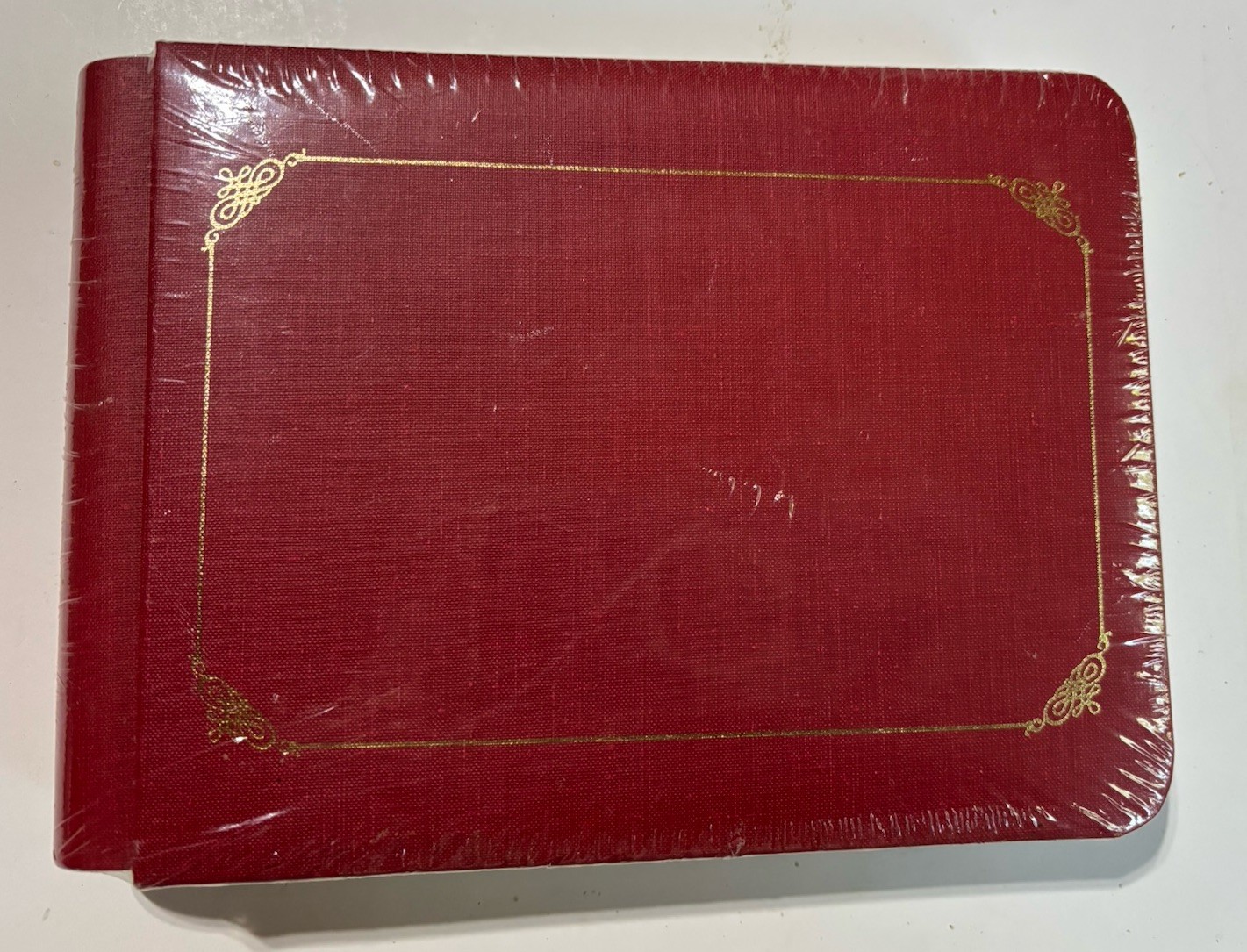 Creative Memories 8"x 6" RED Old Style Scrapbook Album Gold Trim New & Sealed
