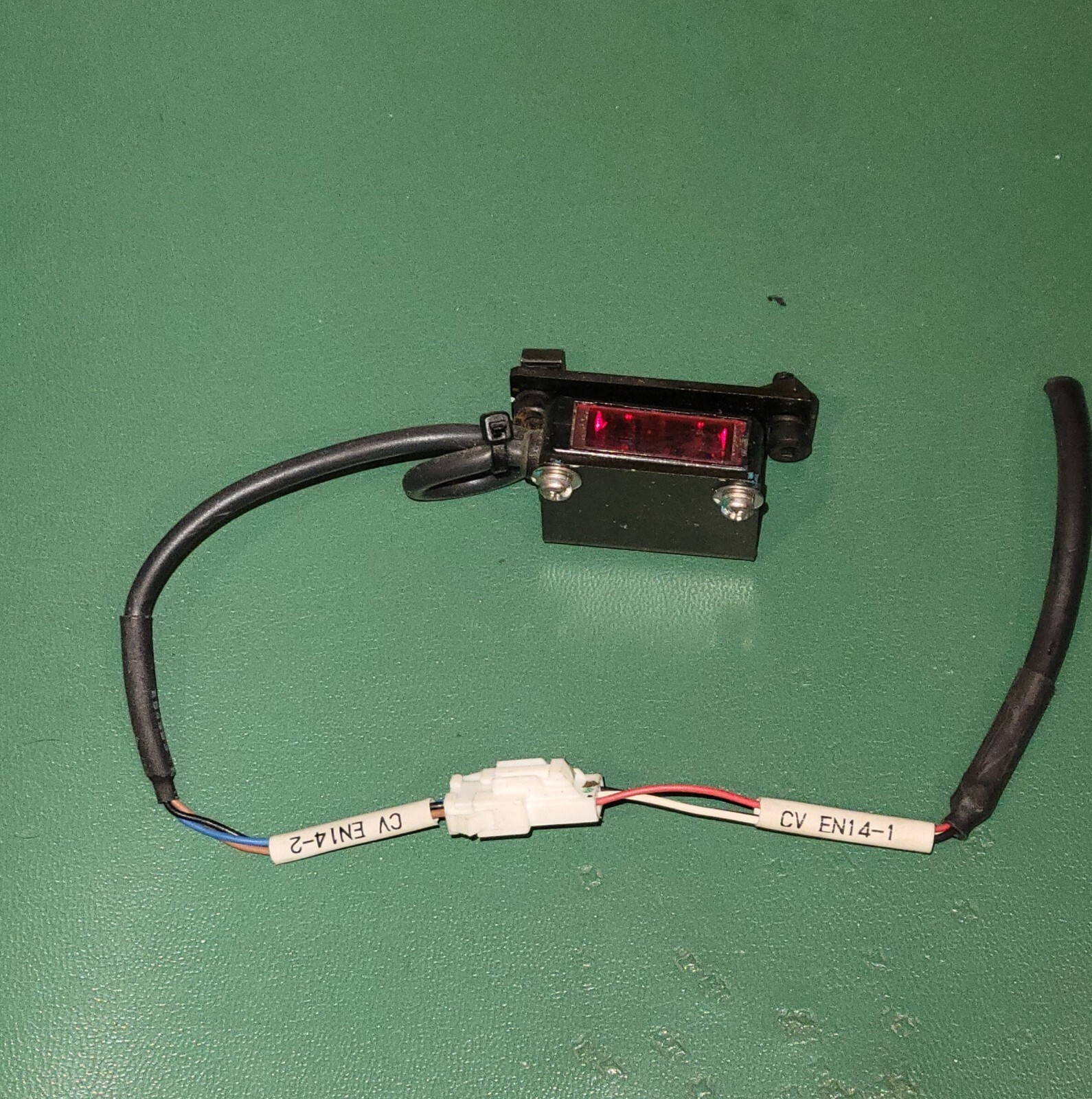 Samsung CP45 Board Detect Sensor with Mounting Bracket, OMRON E3S-LS3N