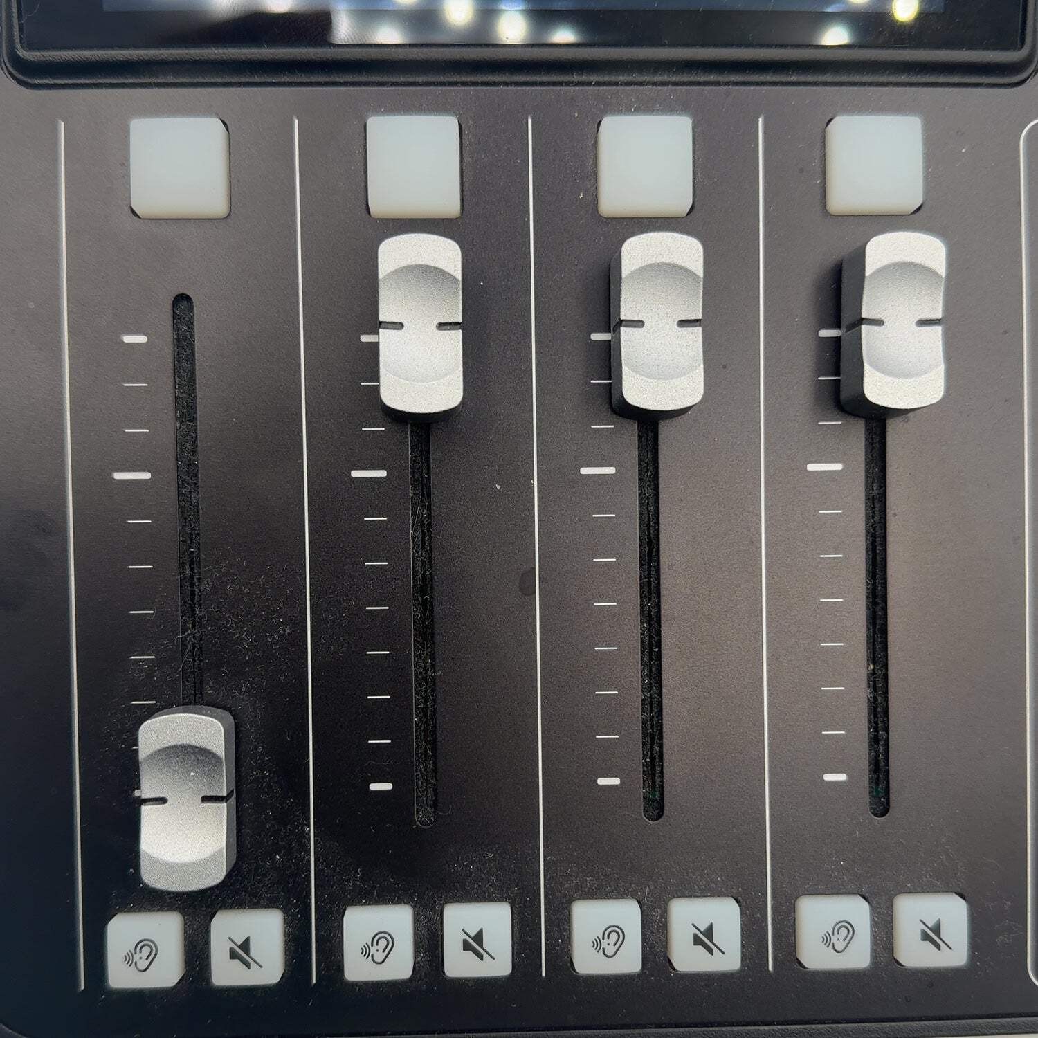 RODE Caster Duo - Production Studio Streaming Mixer